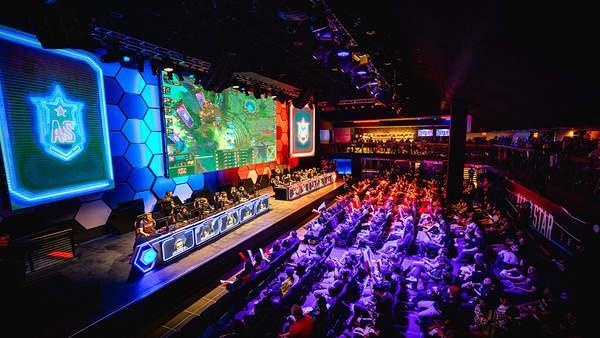 Kakao Nightmare 轻松突破 Wolf X Rambo 和 Burning Puff 团队轻松赢得第一场比赛