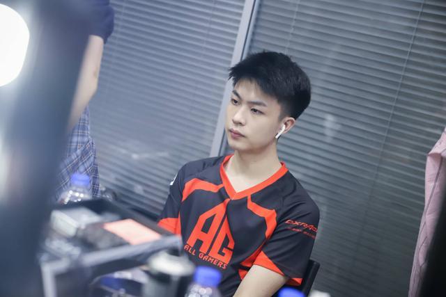 LauNX 加入 FUT Esports 取代 misutaaa
