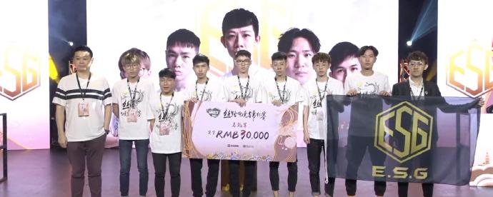 赢下赛季开门红！TT分享选手赛后团建合照：2025的第一张合照