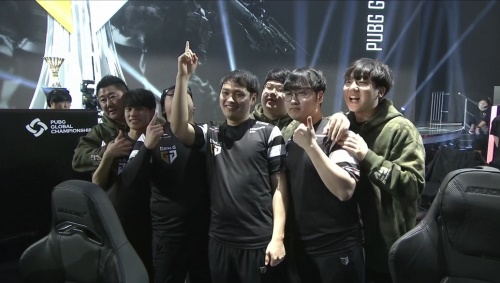 NaVi Junior 在 YaLLa Compass Qatar 2025 的季后赛中晋级